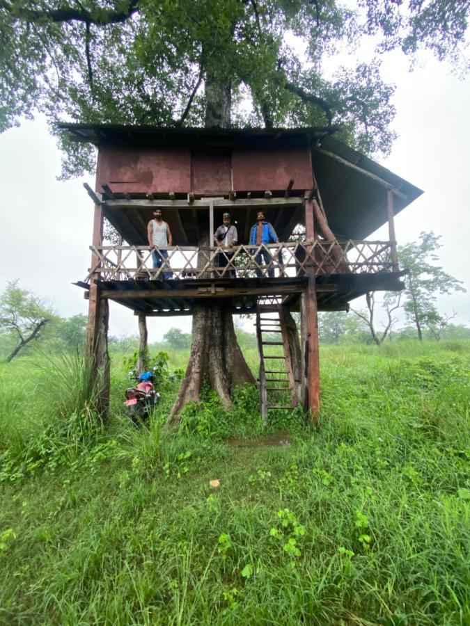 Golden River Of Wild Side Hotel Bardiya Exterior photo